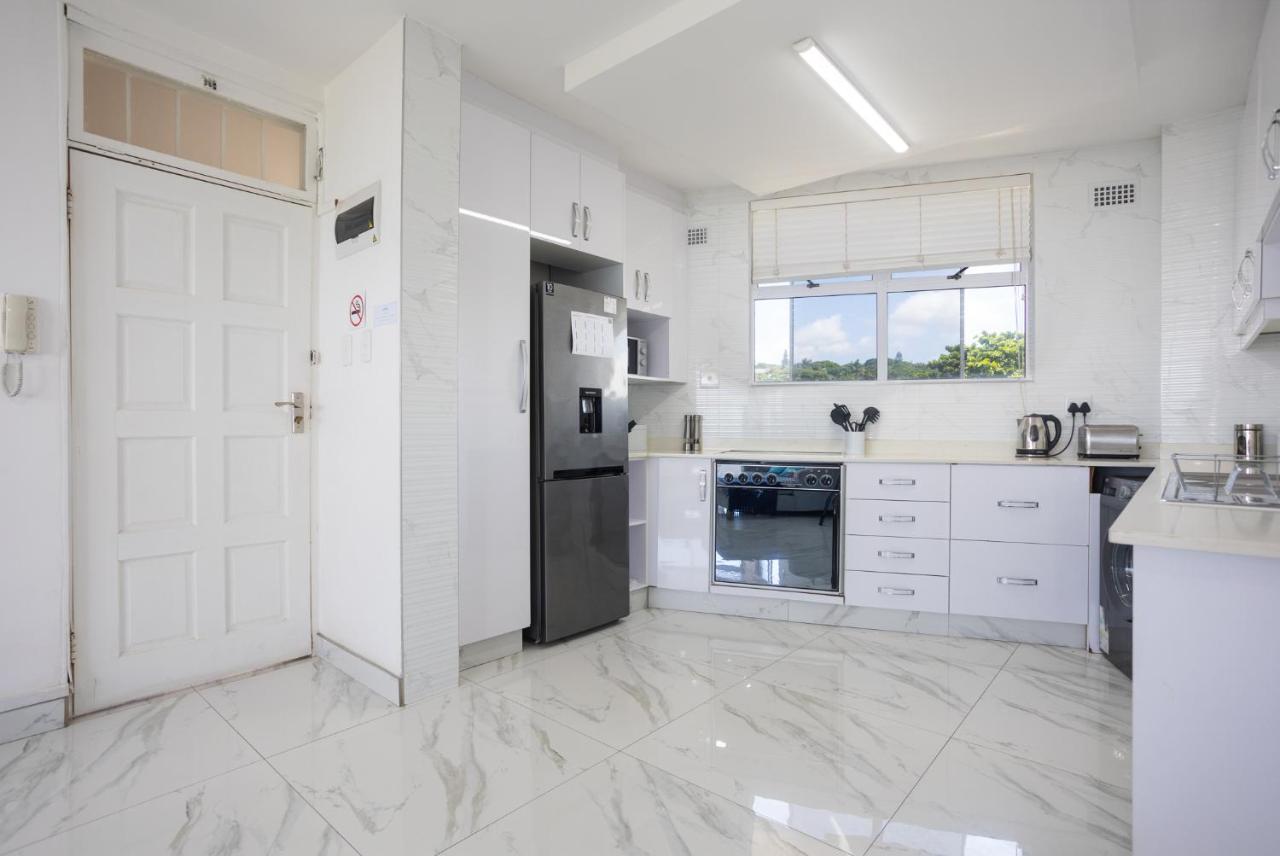 24 Sea Lodge - Sea Viewing Apartment Durban Exterior foto